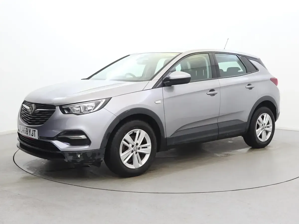 Used Vauxhall Grandland X S 130 HP (95 kW) 2019 Grey SUV