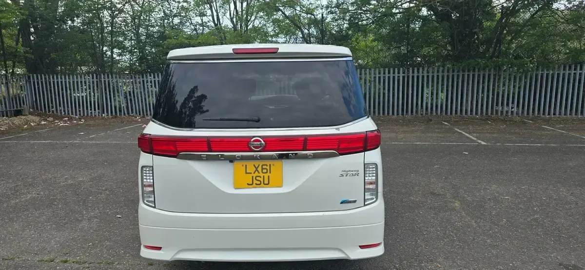 Used Nissan Elgrand 2012 White MPV