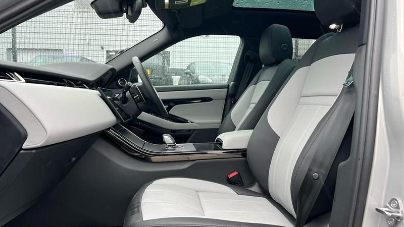 Used Land Rover Range Rover evoque SE Dynamic 204 HP (150 kW) 2025 Metallic  seoul pearl silver Hatchback
