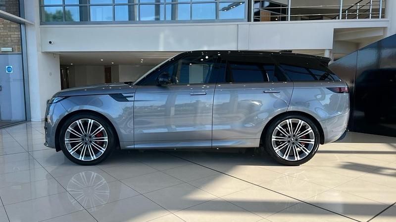 Used Land Rover Range Rover Sport SE Dynamic 300 HP (220 kW) 2024 Metallic  eiger grey SUV