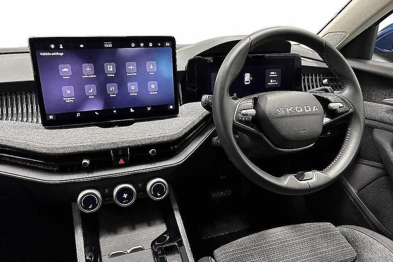 Used Skoda Superb SE Technology 147 HP (108 kW) 2025 Cobalt blue metallic Estate