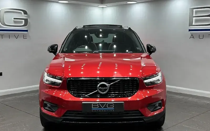 Usado Volvo XC40 R-Design 190 CV (139 kW) 2019 Rojo SUV