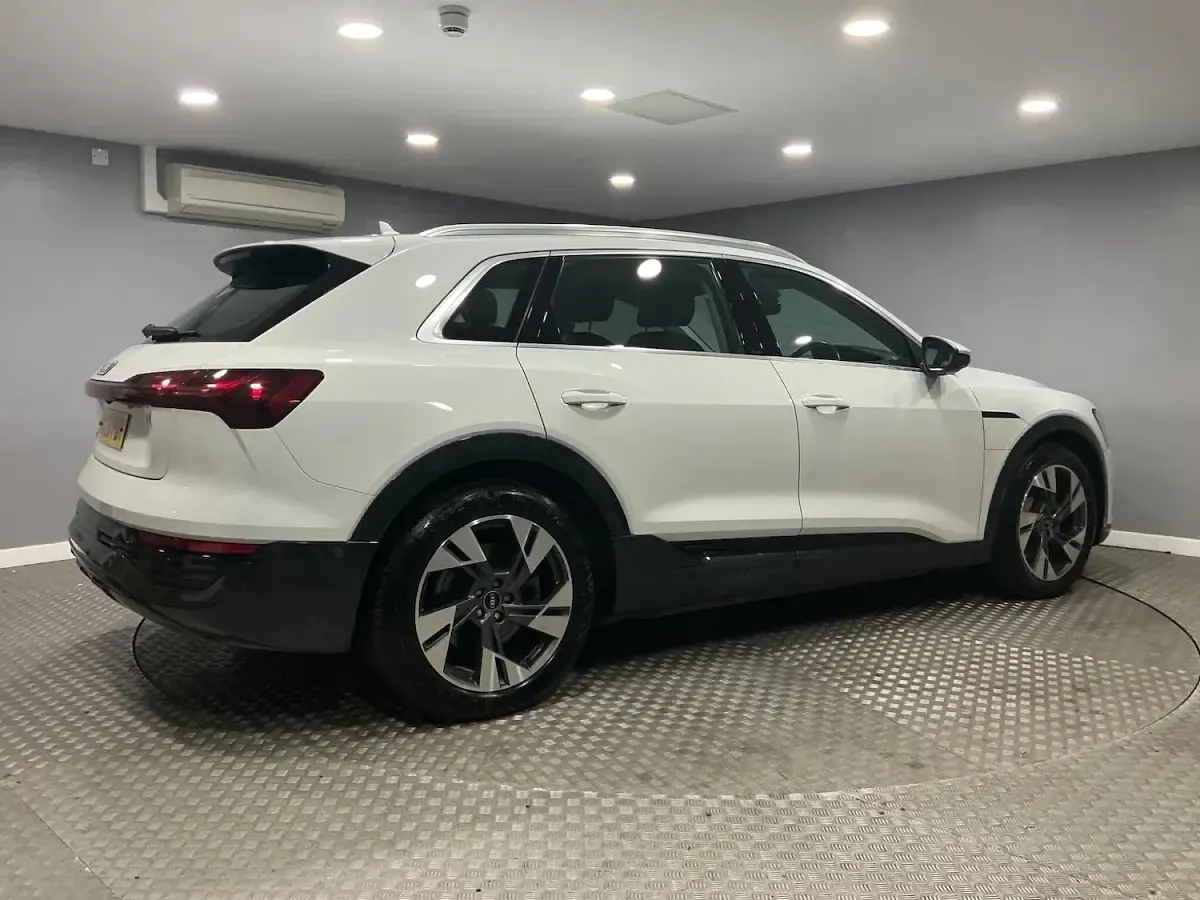 Used Audi Q8 e-tron Sport 11 kW (15 HP) 2023 White SUV