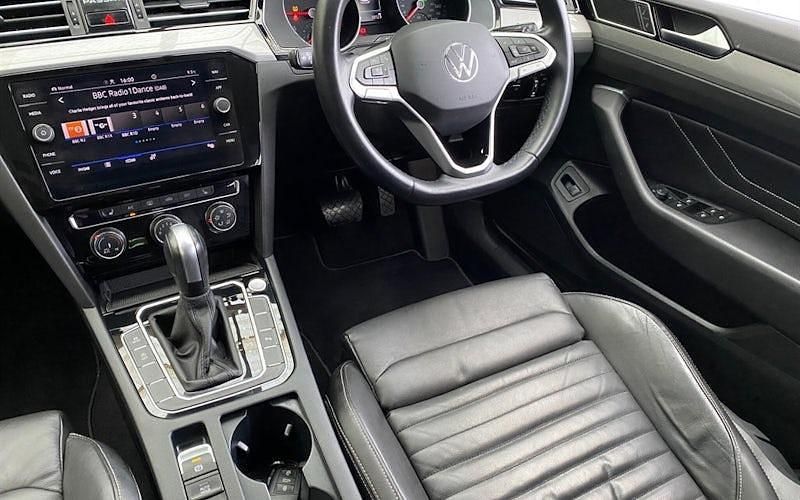 Used VW Passat SEL 150 HP (110 kW) 2022 Grey Estate