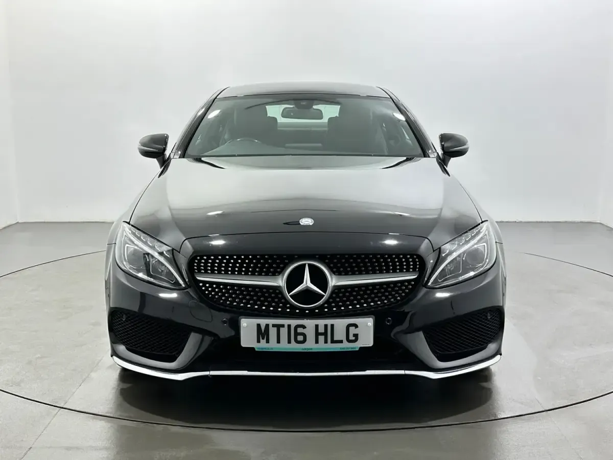Usado Mercedes C220 AMG line 170 HP (125 kW) 2016 Preto Coupé