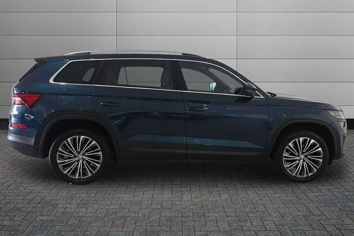 Used Skoda Kodiaq SE L Executive 150 HP (110 kW) 2023 Petrol blue SUV
