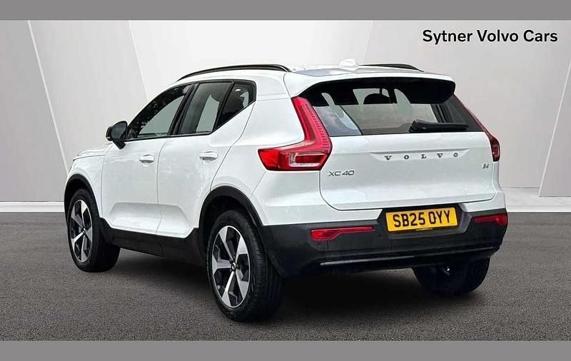 Used Volvo XC40 Plus 194 HP (142 kW) 2025 White SUV