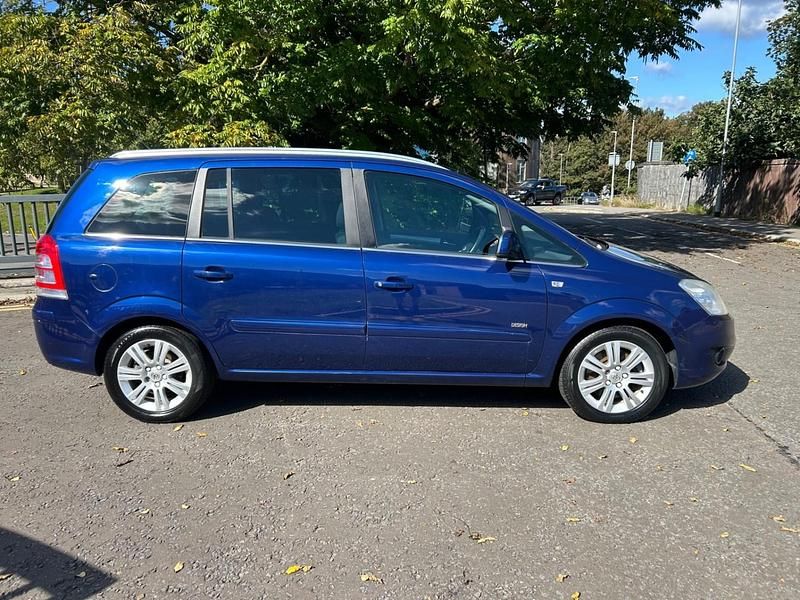 Used Vauxhall Zafira Design Edition 110 HP (80 kW) 2010 Blue MPV