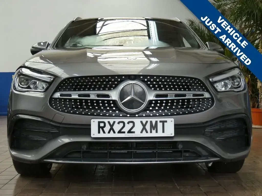 Used Mercedes GLA200 Executive 163 HP (119 kW) 2022 Grey SUV
