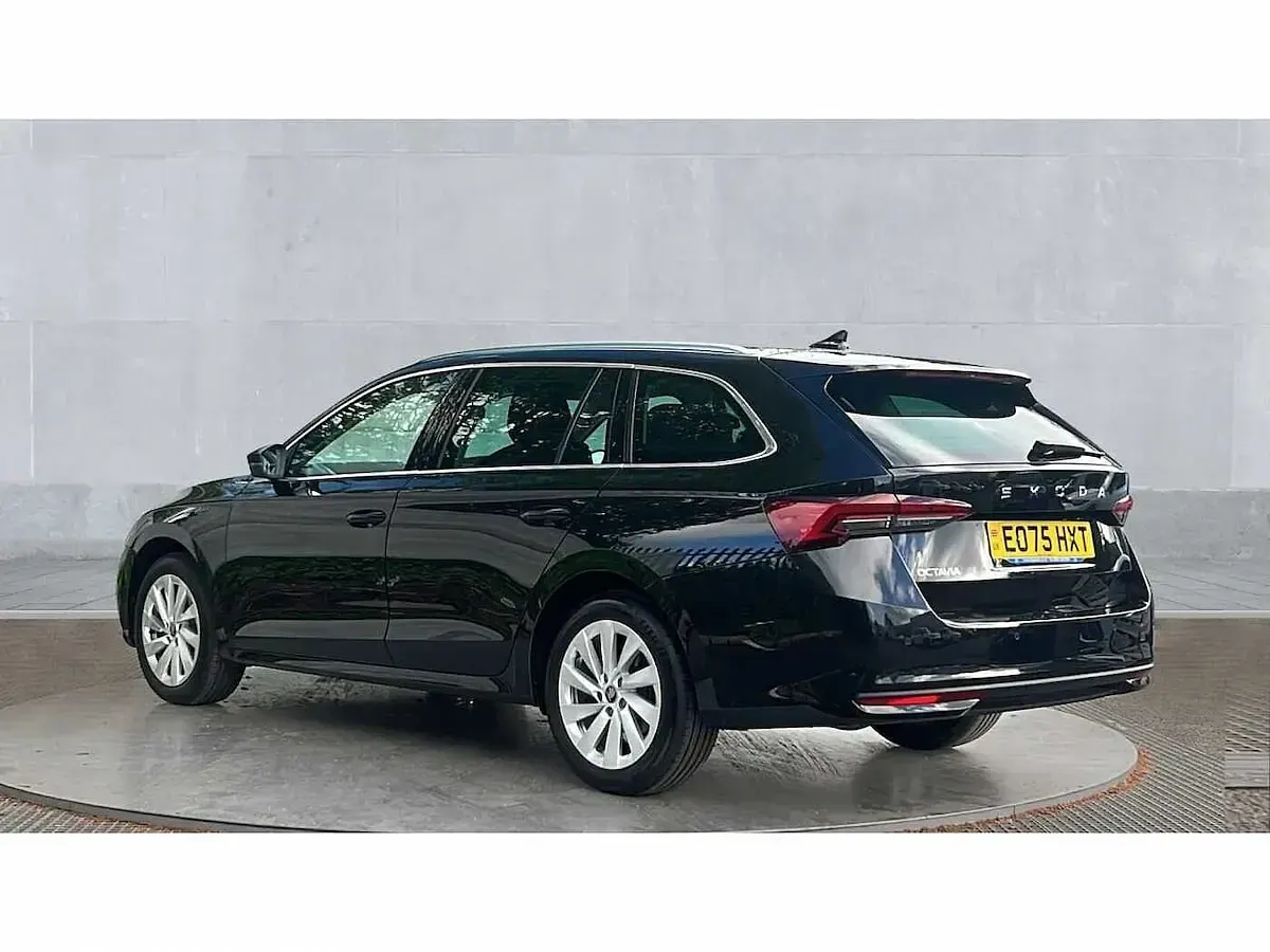 Used Skoda Octavia SE L 150 HP (110 kW) 2025 Black Estate