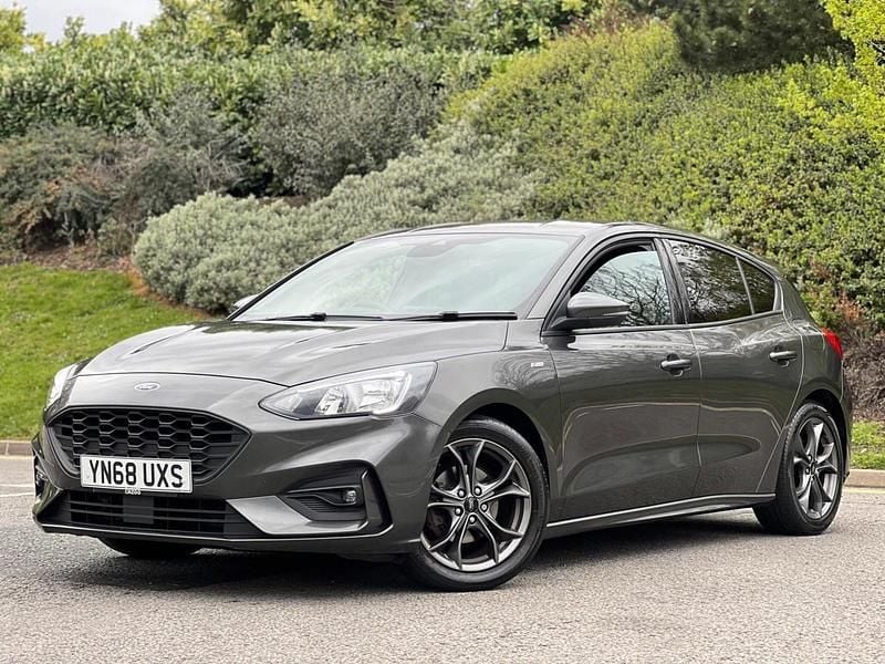 Used Ford Focus ST-Line 125 HP (91 kW) 2019 Grey Hatchback