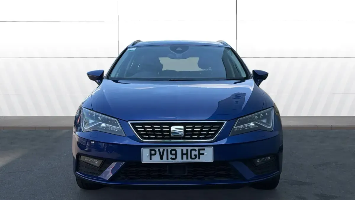 Used Seat Leon XCELLENCE Lux 190 HP (139 kW) 2019 Blue Estate
