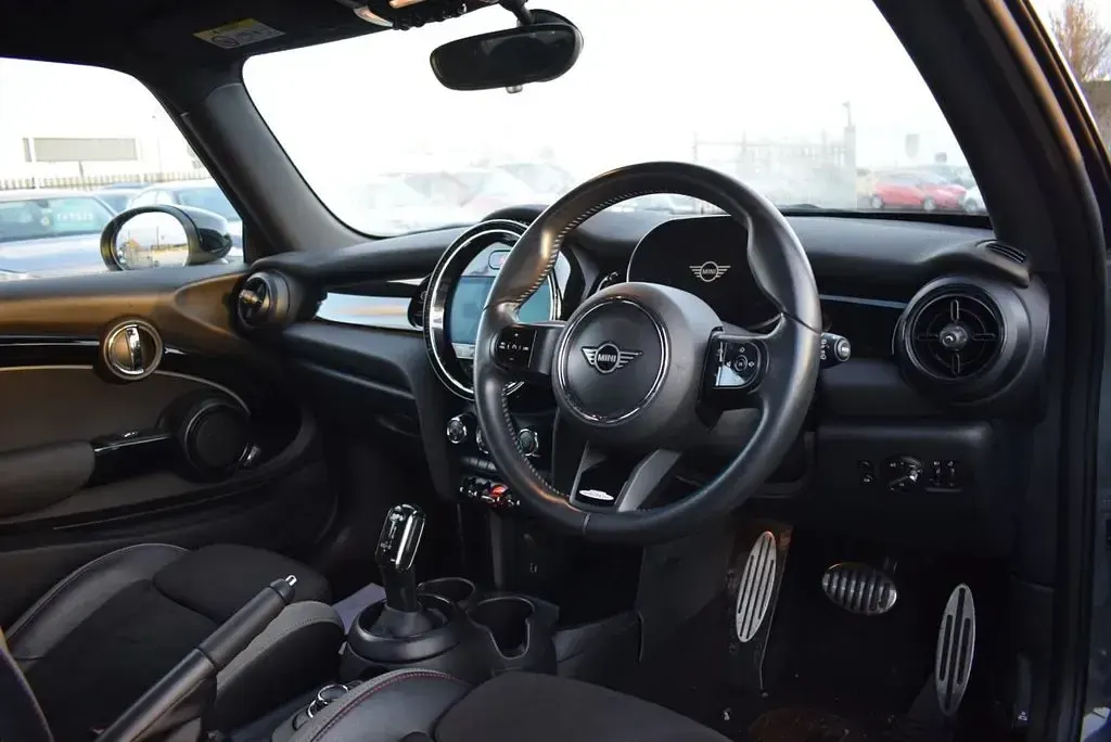 Used Mini Cooper Hatch 136 HP (100 kW) 2021 Grey Hatchback