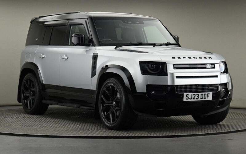 Used 2025 Land Rover Defender HSE Dynamic SUV | £58,700 (Good price) - Image 1/4