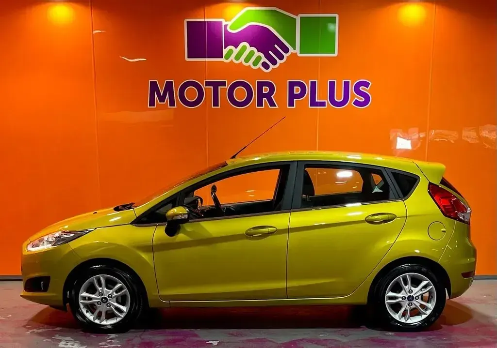 Używany Ford Fiesta Zetec 100 KM (73 kW) 2016 Żółty Hatchback