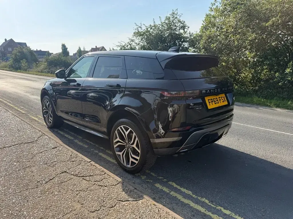 Used Land Rover Range Rover evoque HSE Dynamic 180 HP (132 kW) 2020 Black SUV