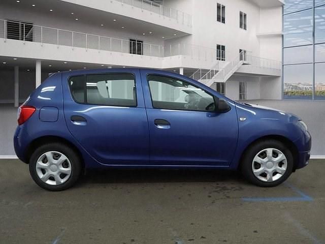 Used Dacia Sandero Ambiance 75 HP (55 kW) 2015 Blue Hatchback