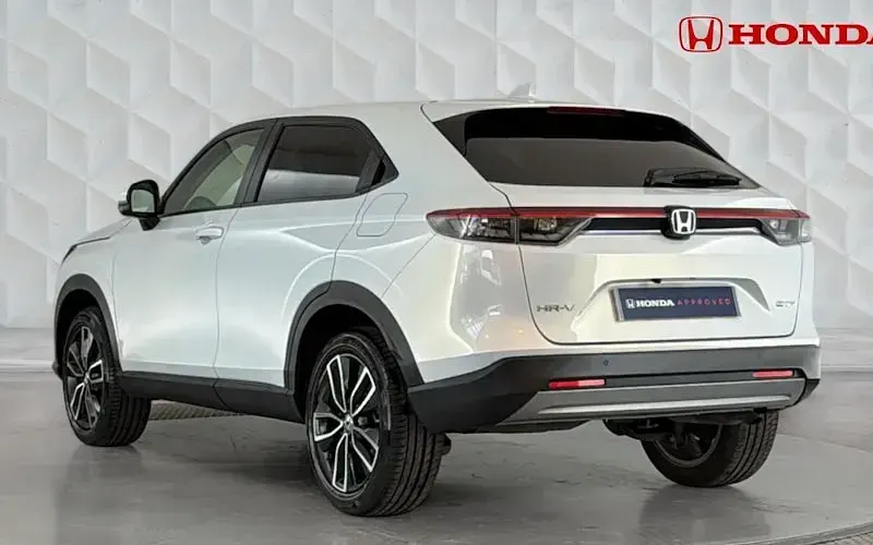 Used Honda HR-V Elegance 131 HP (96 kW) 2024 Sunlight white SUV