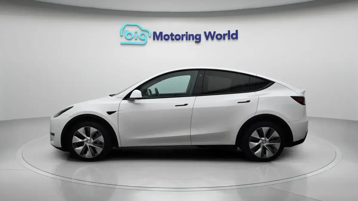 Used Tesla Model Y Long Range AWD 378 kW (514 HP) 2022 White SUV