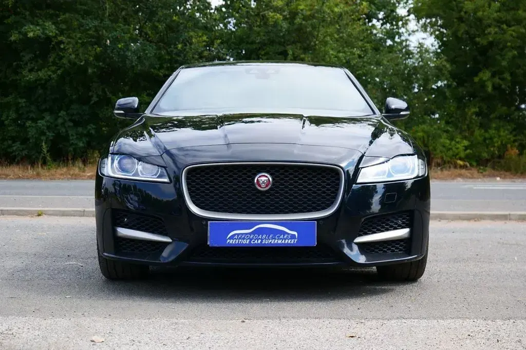 Used Jaguar XF R-Sport 180 HP (132 kW) 2018 Black Sedan