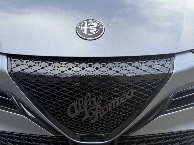 Used Alfa Romeo Junior 134 HP (98 kW) 2025 Grey SUV