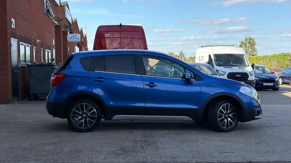 Used Suzuki SX4 SZ5 120 HP (88 kW) 2015 Blue Hatchback