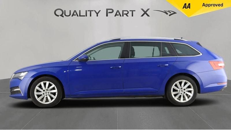 Used Skoda Superb SE Technology 218 HP (160 kW) 2021 Blue Estate