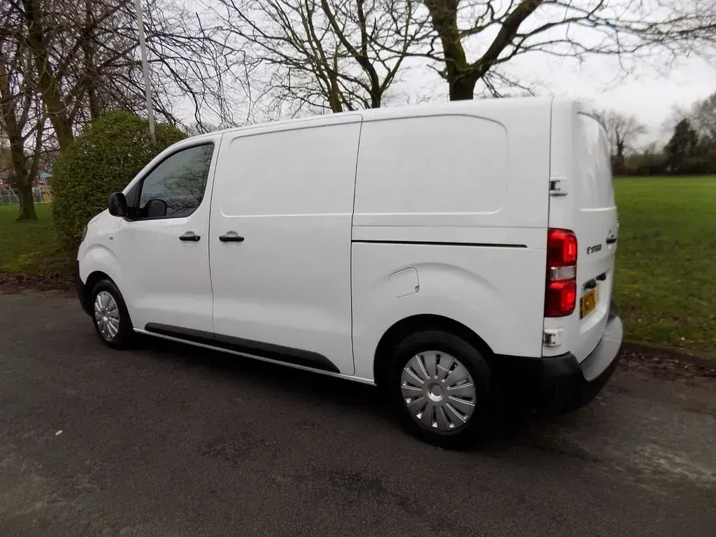 Used Peugeot Expert Premium 2022 White Van