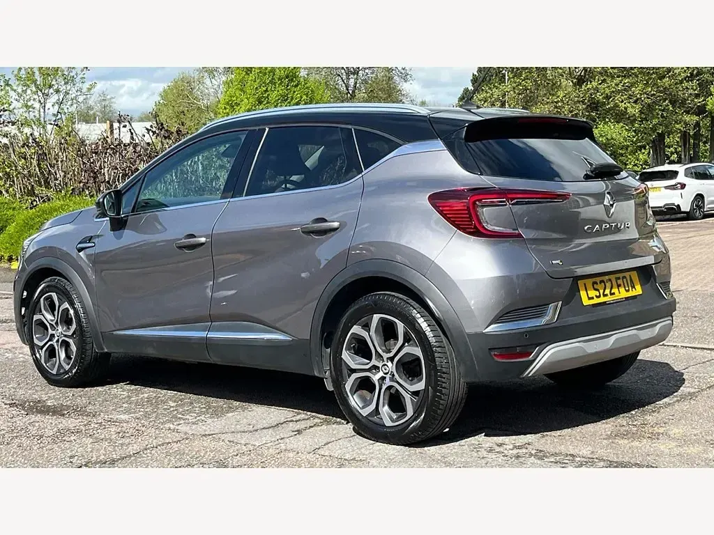 Gebraucht Renault Captur SE 142 PS (104 kW) 2022 Grau SUV
