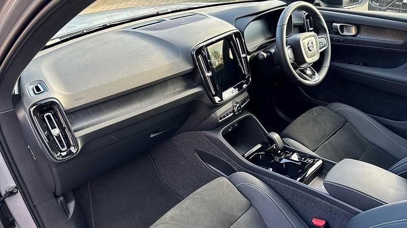 Used Volvo XC40 Ultimate 262 HP (192 kW) 2023 Silver SUV