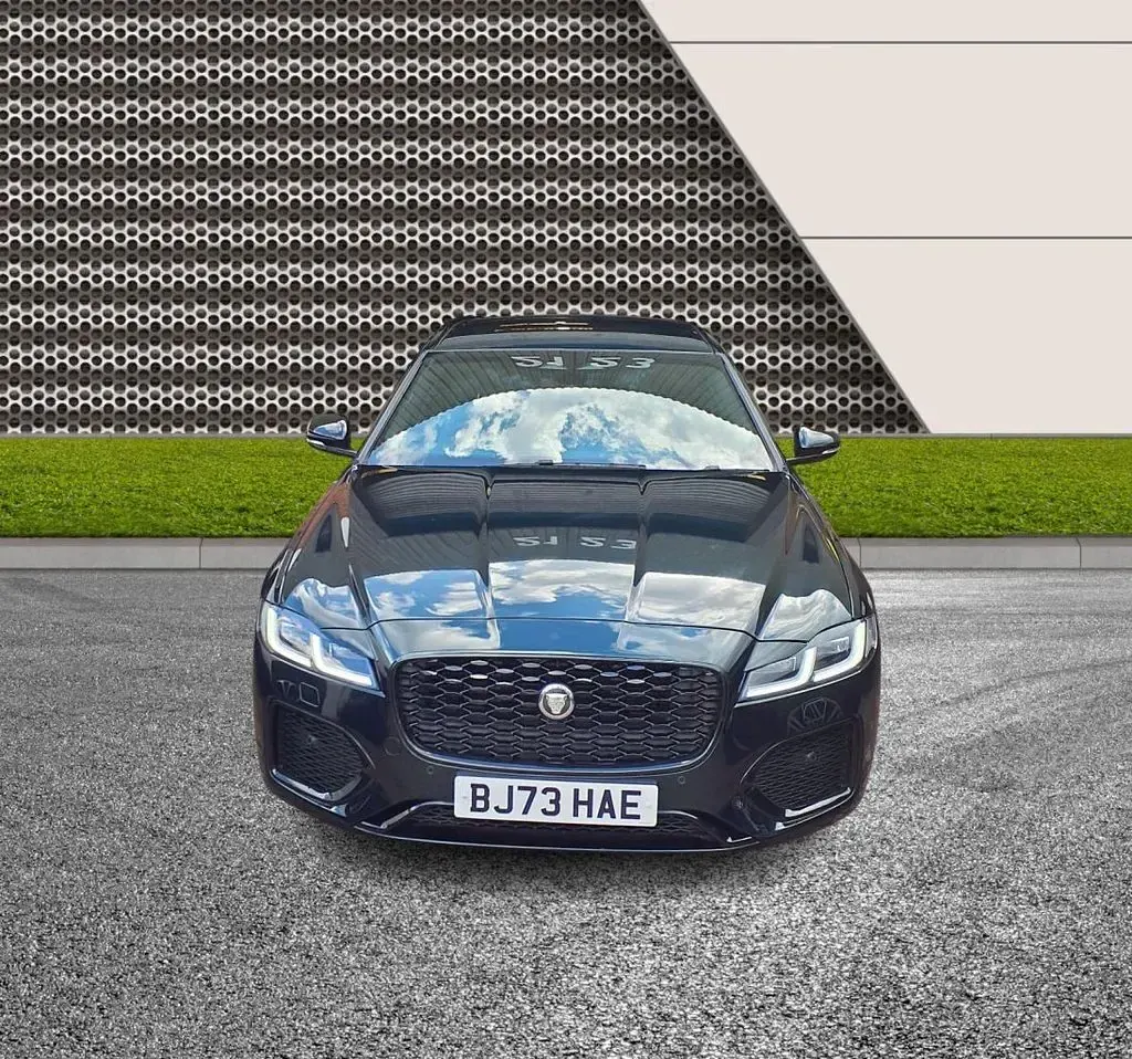 Used Jaguar XF Sportbrake S 300 HP (220 kW) 2023 Green Estate