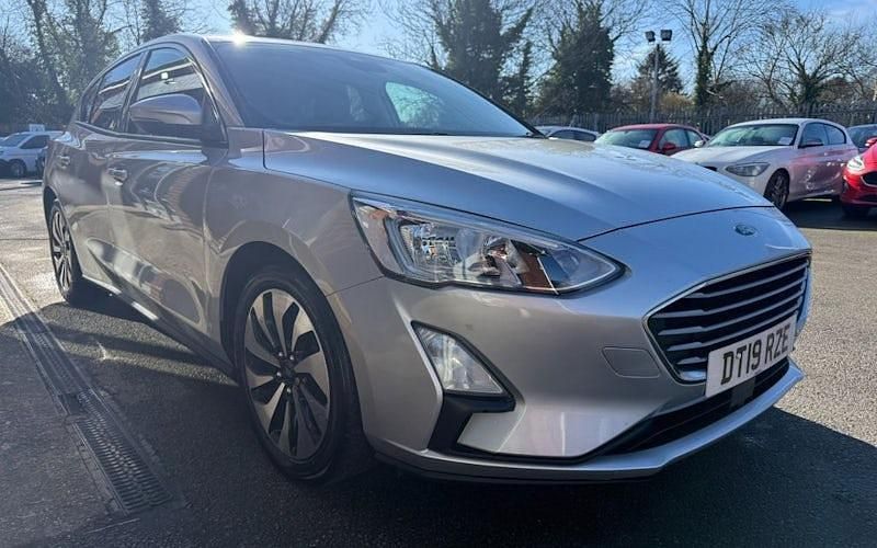 Used Ford Focus Zetec 120 HP (88 kW) 2019 Silver Hatchback