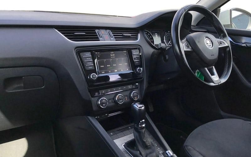 Used Skoda Octavia Scout 184 HP (135 kW) 2016 Estate