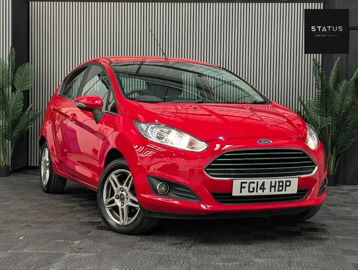 Used Ford Fiesta Zetec 82 HP (60 kW) 2014 Red Hatchback