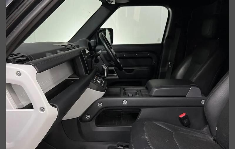 Used Land Rover Defender HSE Dynamic 296 HP (217 kW) 2023 Grey SUV