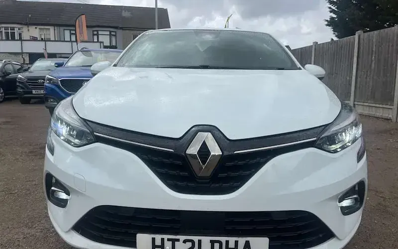 Used Renault Clio Version S 101 HP (74 kW) 2020 White Hatchback