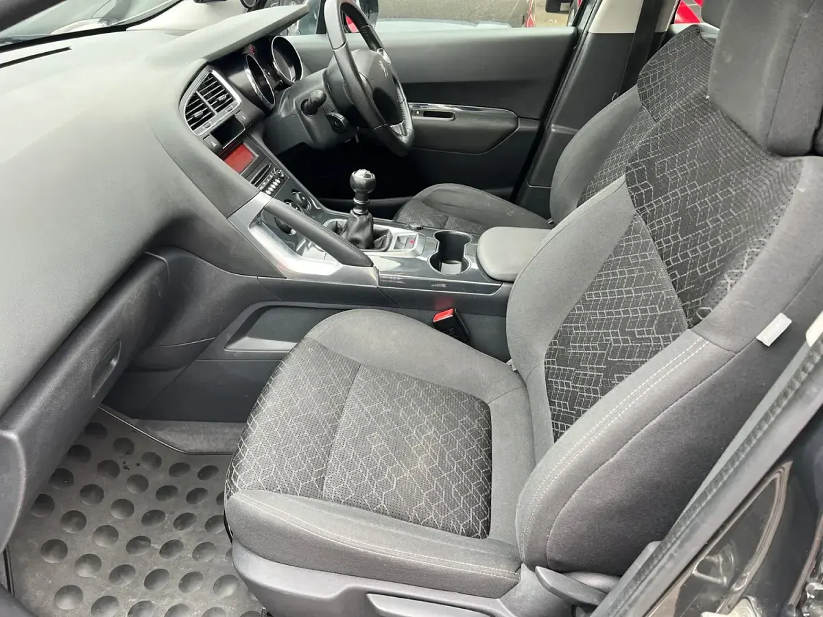 Käytetty Peugeot 3008 Active 2015 Harmaa Farmari