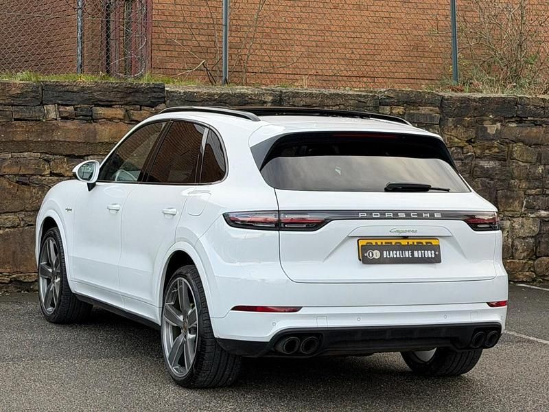 Used Porsche Cayenne 462 HP (339 kW) 2020 White SUV