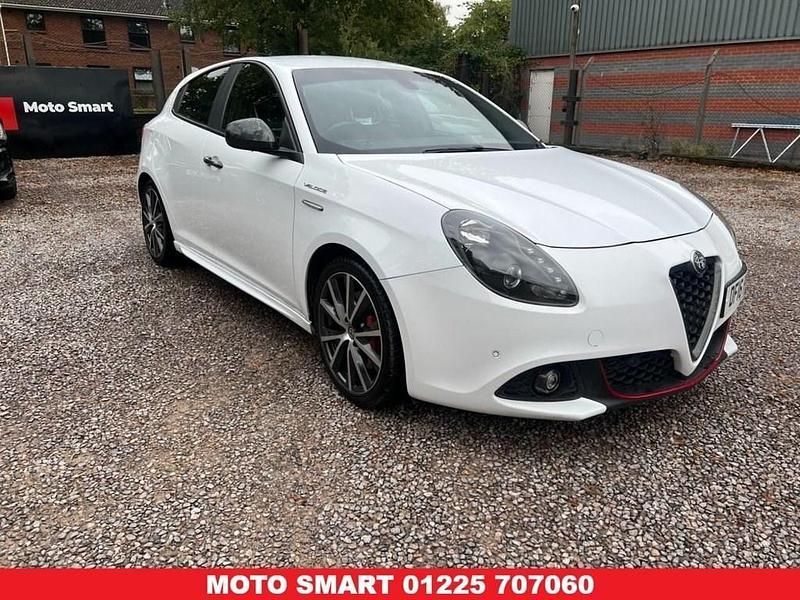 White Used 2016 Alfa Romeo Giulietta Veloce Hatchback | £8,395 (Fair price) - Image 1/4