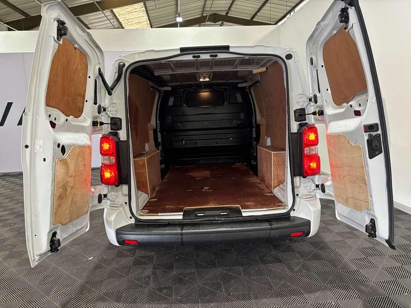 Used Vauxhall Vivaro Sportive 2022 White MPV