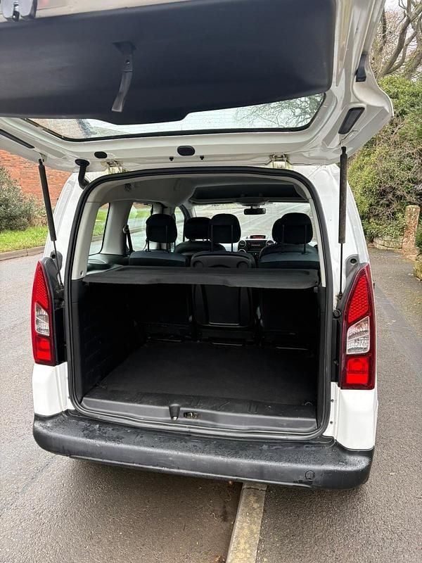 Used Citroën Berlingo XTR 92 HP (67 kW) 2013 White MPV