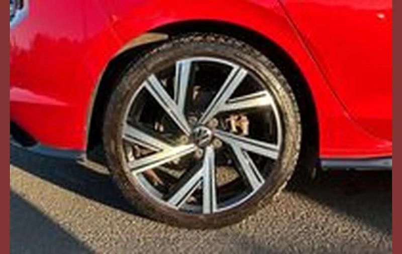 Used VW Golf VIII R-line 147 HP (108 kW) 2022 Red Hatchback