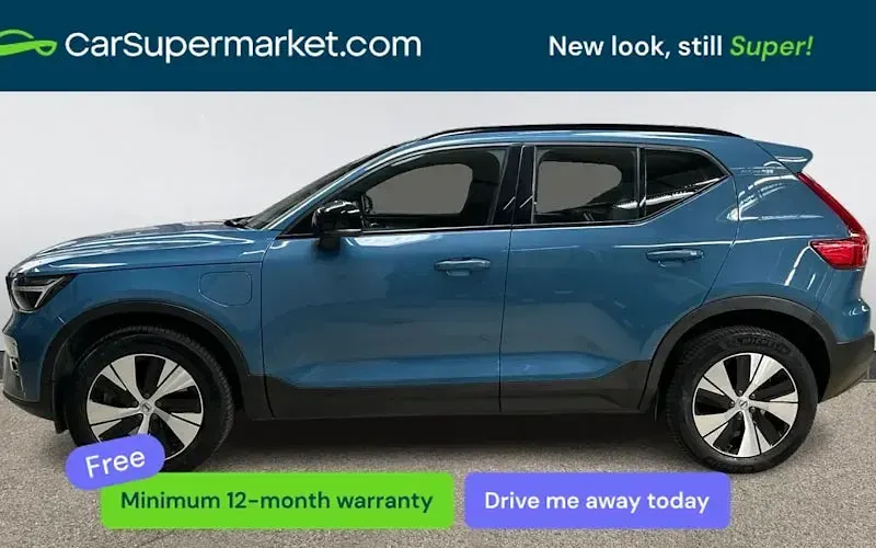 Używany Volvo XC40 Plus 211 KM (155 kW) 2023 Niebieski SUV