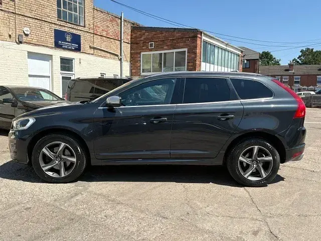 Used Volvo XC60 R-Design 215 HP (158 kW) 2014 Grey SUV