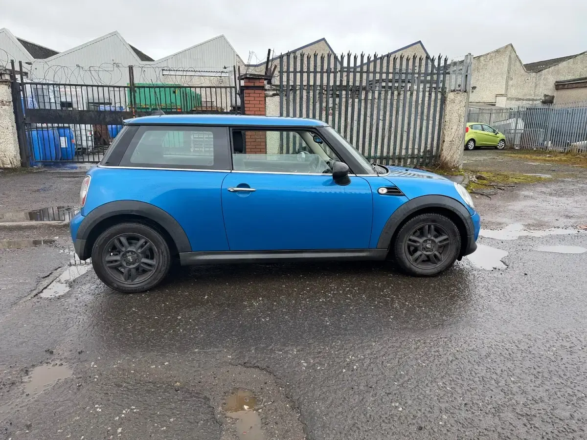 Used Mini ONE Hatch 98 HP (72 kW) 2011 Blue Hatchback