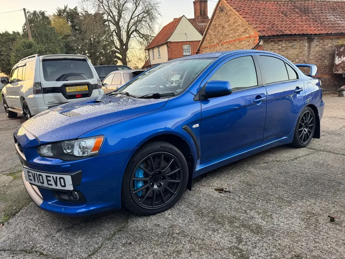 Used Mitsubishi Lancer 290 HP (213 kW) 2010 Blue Sedan