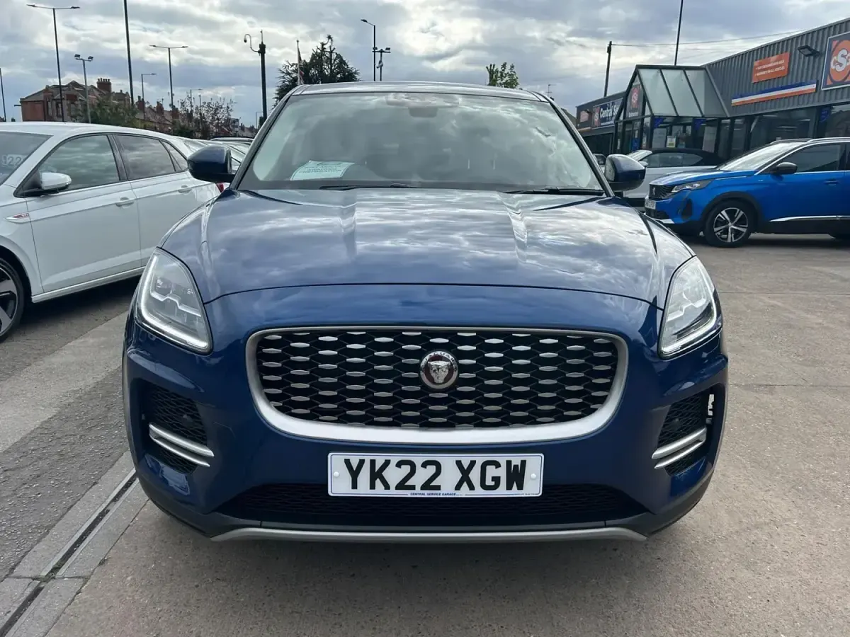 Usado Jaguar E-Pace S 204 HP (150 kW) 2022 Azul SUV