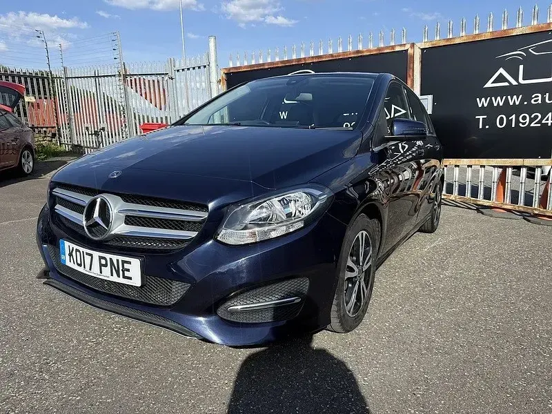 Used Mercedes B180 SE 108 HP (79 kW) 2017 Blue MPV