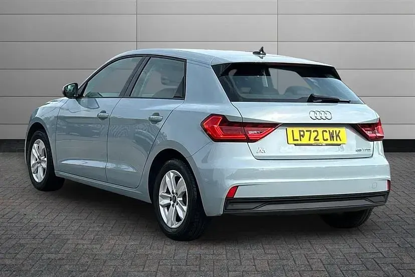 Käytetty Audi A1 Design 95 HP (69 kW) 2023 Harmaa Katumaasturi