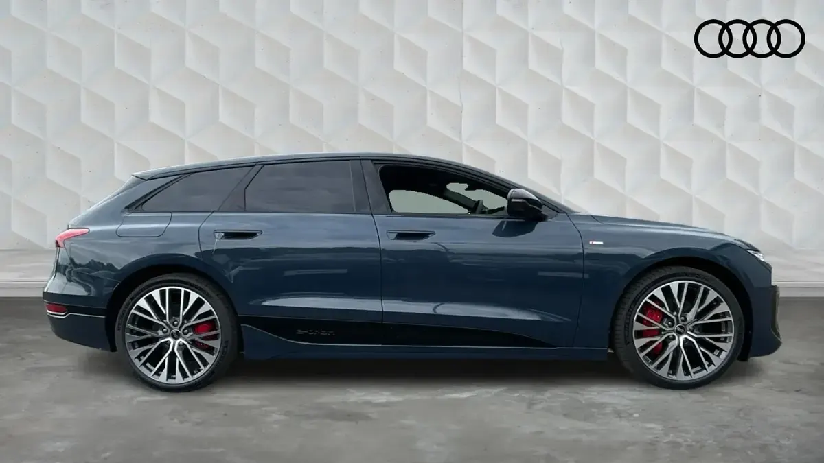New Audi A6 e-tron Performance 100 kW (136 HP) 2025 Plasma blue Estate